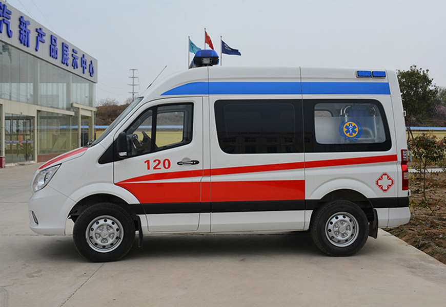 国六福田图雅诺救护车(短轴)