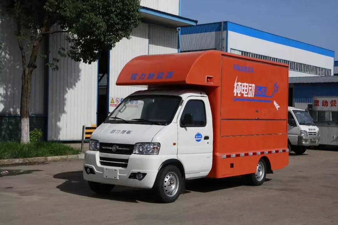 程力新能源人工智能抢险救援车首批订单圆满交车，为国家电网提供一流产品